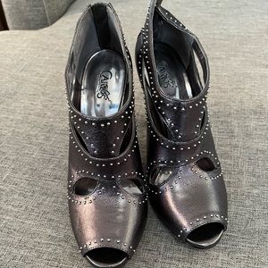 Carlos Santana Grey Studded Booties 8.5M